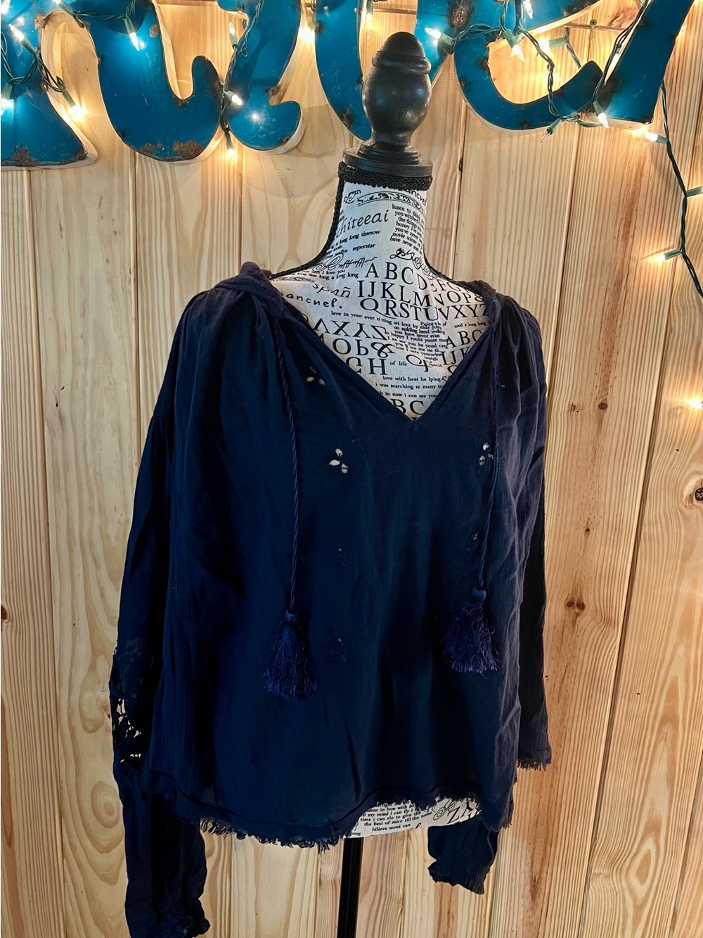🧚🔅🌻Free People Navy Tassel V-Neck Boho Blouse🌻🔅🧚